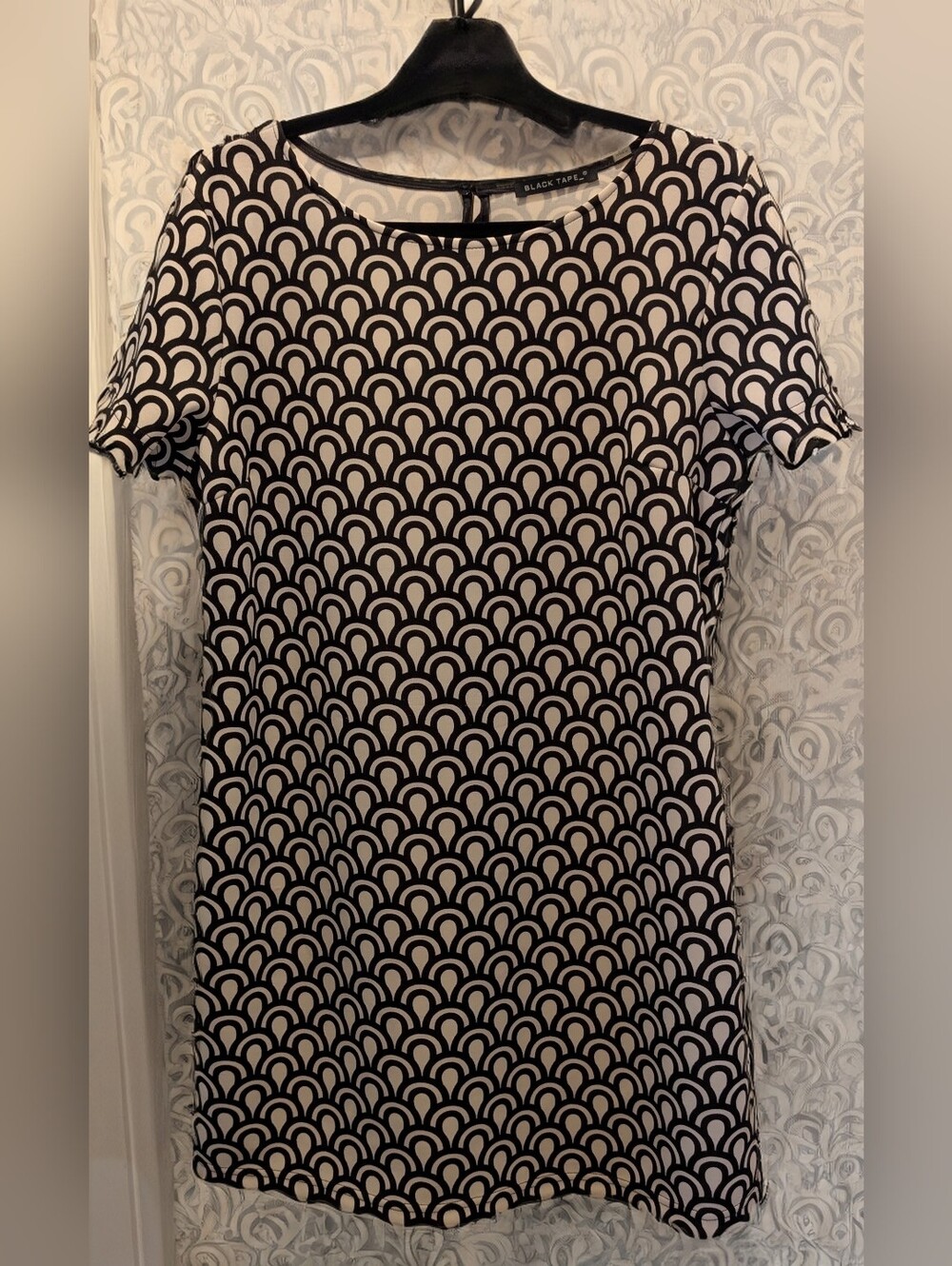 Black Tape Black & White Geometric Mini Shift Dress Large
